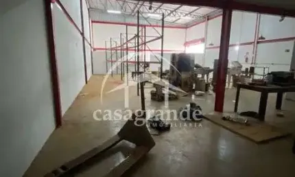 Barracão / Galpão / Depósito com 4 salas para alugar no Novo Mundo, Uberlândia  por R$ 12.500