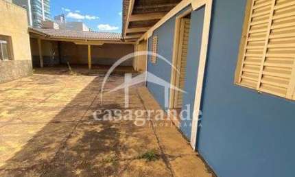 Sala comercial com 5 salas para alugar na Nossa Senhora Aparecida, Uberlândia  por R$ 5.000