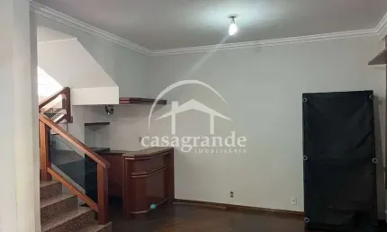 Casa com 3 quartos para alugar no Santa Mônica, Uberlândia  por R$ 6.000
