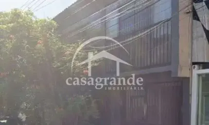 Casa com 9 quartos à venda no Brasil, Uberlândia  por R$ 1.400.000