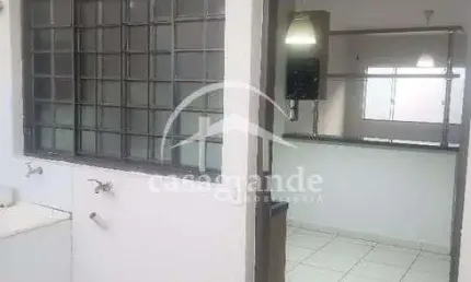 Casa com 2 quartos à venda no Shopping Park, Uberlândia  por R$ 250.000