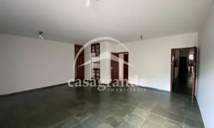 Apartamento com 4 quartos à venda em Saraiva, Uberlândia  por R$ 390.000