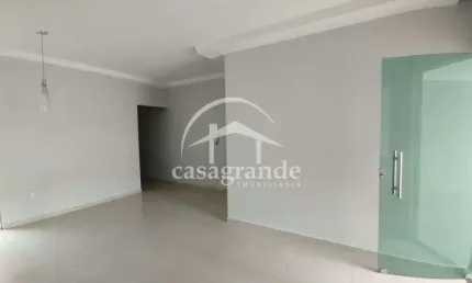 Casa com 3 quartos para alugar no Conjunto Segismundo Pereira, Uberlândia  por R$ 3.500