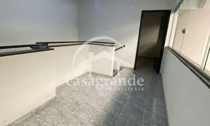 Barracão / Galpão / Depósito com 2 salas para alugar no Brasil, Uberlândia  por R$ 7.800