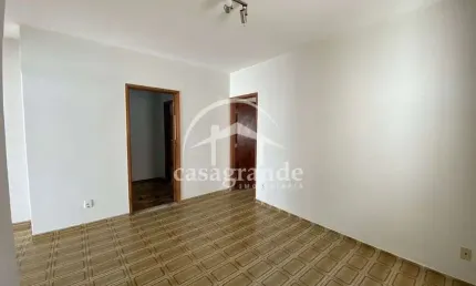 Casa com 4 quartos para alugar no Santa Mônica, Uberlândia  por R$ 4.500