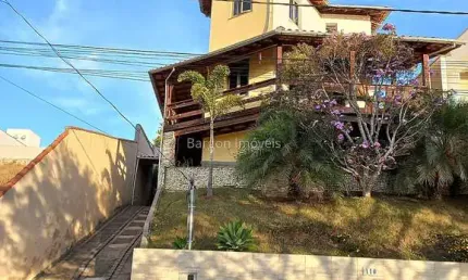 Excelente casa de 03 quartos sendo uma suíte a venda no Condomínio Nova Gramado em Juiz de Fora