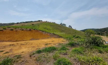 Excelente terreno com 3.013 metros quadrados no condomínio villagio da serra ii em juiz de fora