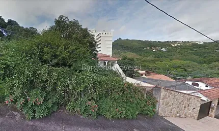 Terreno de 300 metros para venda próximo ao Parque da Lajinha em Juiz de Fora