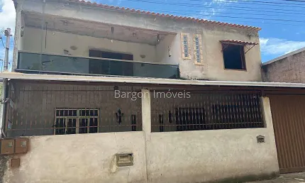 Casa com 3 suítes a venda no Bairro Linhares em Juiz de Fora