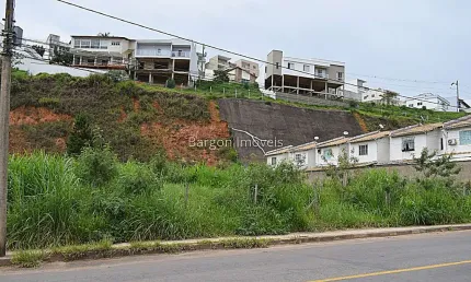 Terreno plano com 824 metros quadrados a venda no Bairro São Pedro em Juiz de Fora