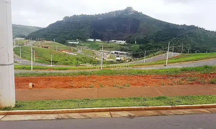 Excelente terreno em condomínio de alto padrão, no bairro salvaterra, juiz de fora.