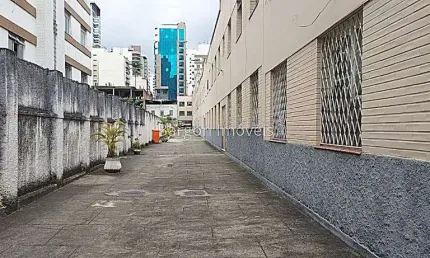 Apartamento térreo com 2 quartos a venda no Centro de Juiz de Fora