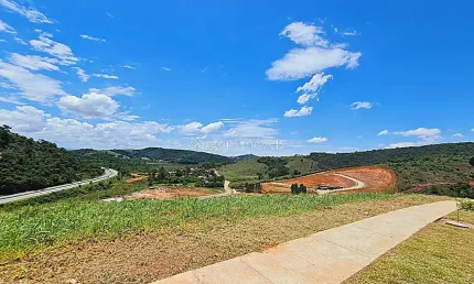 Excelente lote com 310 metros quadrados a venda no Condomínio Estrela do Lago em Juiz de Fora