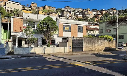 Casa comercial e residencial com 7 quartos e 5 vagas de garagem para venda no Bairro Cerâmica em Juiz de Fora