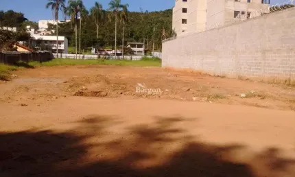 Terreno com 1718 metros quadrados com projeto para 88 apartamentos à venda no bairro São Pedro - Juiz de Fora