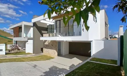 Sua Próxima Residência em Alphaville, Juiz de Fora. Casa de 4 quartos sendo 3 suítes mais 1 reversível , piscina, área gourmet, 2 vagas de garagem à venda no Condomínio Alphaville em Juiz de Fora