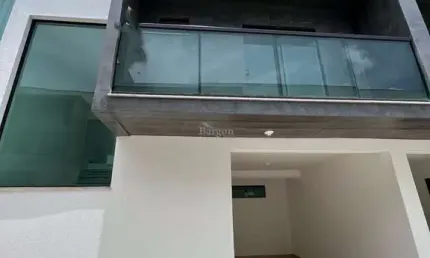 Casa com 2 suítes e 2 vagas de garagem a venda em Condomínio Fechado no Bairro Marilândia em Juiz de Fora