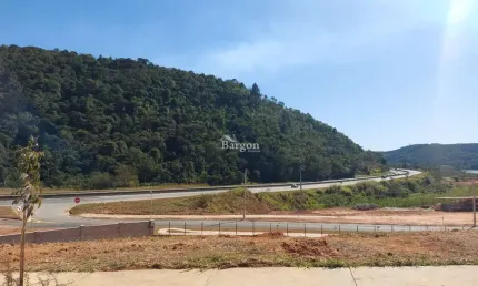 Lote com 300 metros quadrados a venda no condomínio estrela do lago em juiz de fora