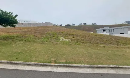 Lote com 747m² a venda no Condomínio Alphaville em Juiz de Fora
