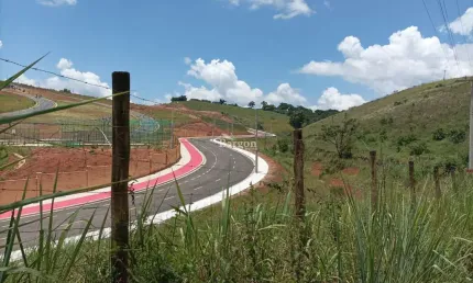Terreno com 315 m² a venda no Residencial Santa Lola em Juiz de Fora