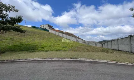 Lote com 1006 m² a venda no Condomínio Alphaville em Juiz de Fora
