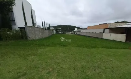 Lote com 445m² a venda no condomínio residencial alvim em juiz de fora