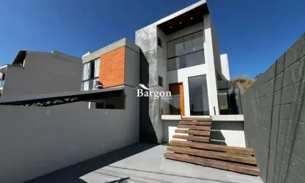 Casa com 3 quartos sendo 1 suíte a venda no Bairro Jardim São João em Juiz de Fora