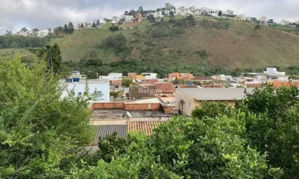 Lote com 750 metros quadrados a venda no Bairro Marilândia em Juiz de Fora