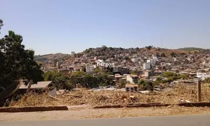 Terreno com 407m² à venda no bairro menezes com jardim bandeirantes i, em cataguases mg.