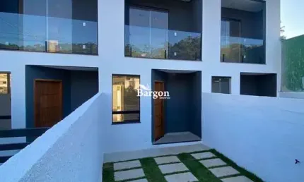 Casas 2 quartos sendo 1 suíte com varanda e área externa 1 vaga a venda no Bairro Grama em Juiz de Fora