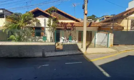 Casa com 3 quartos sendo 1 suíte a venda no bairro grajaú em juiz de fora