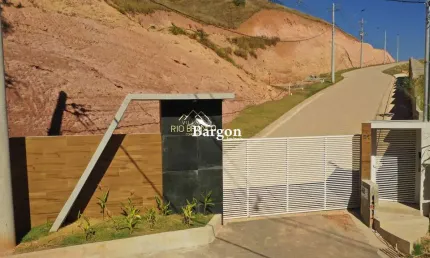 Terreno com 366m² a venda no condomínio village rio branco em juiz de fora