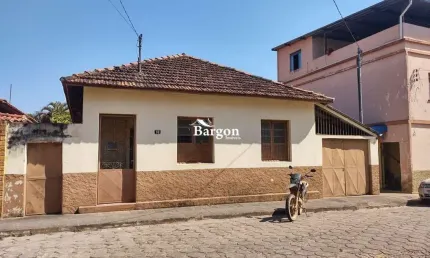 Casa com 4 quartos sendo 1 suíte a venda no Centro de Lima Duarte