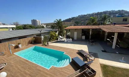 Casa com 3 quartos sendo 1 suíte a venda no Bairro Aeroporto em Juiz de Fora