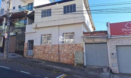 Casa com 4 quartos sendo 1 suíte à venda no Bairro São Mateus em Juiz de Fora