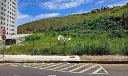 Terreno plano com 360m² a venda para fins comerciais ou residenciais no Bairro Aeroporto em Juiz de Fora