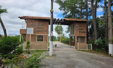 Granja 3 quartos sendo 3 suítes no Condomínio Lagoa Bonita