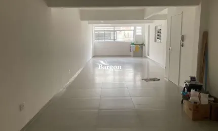Sobreloja com 52m² para locação no Bairro São Mateus em Juiz de Fora