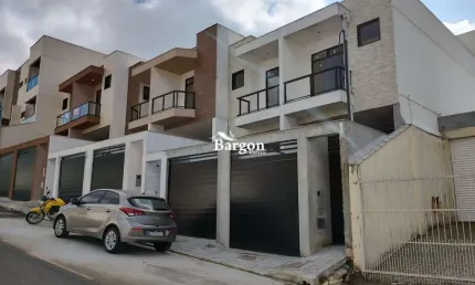 Casa com 3 quartos sendo 1 suite a venda no Bairro Aeroporto em Juiz de Fora