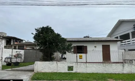Casa à venda no Próspera, Criciúma 
