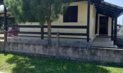 Casa à venda no bairro Meta - Balneário Arroio do Silva/SC