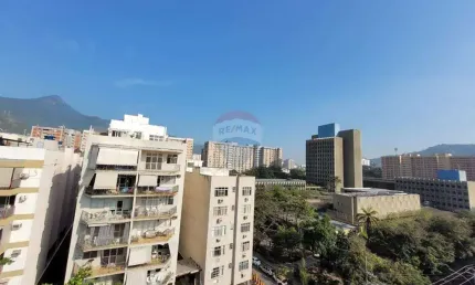 Vendo apartamento de 03 quartos, 1 suíte, frente,  na rua Barão de São Francisco, Andaraí, Tijuca.