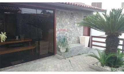 Casa com 3 quartos, 3 banheiros no condomínio Gramado, Taquara, Jacarepaguá.