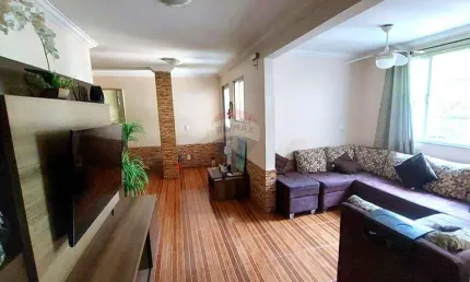 Duas belas casa , preço único, 423m2,  no centro da Taquara, próximo ao Restaurante Jiló na Manteiga .