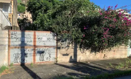 Terreno VIla Kosmo em rua residencial próximo ao Metro Vicente de Carvalho