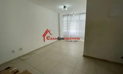 Apartamento 2/4, dependência, 2 vagas, nascente, localizado