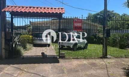 Casa com 4 quartos à venda na Praça Apiaca, 136, Espírito Santo, Porto Alegre por R$ 900.000