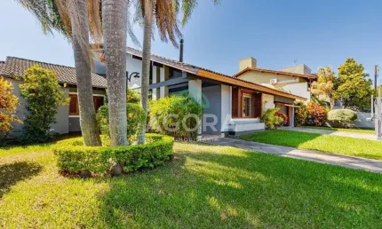 Casa Térrea Espaçosa com 274m² Privativos – Bairro Igara em Canoas