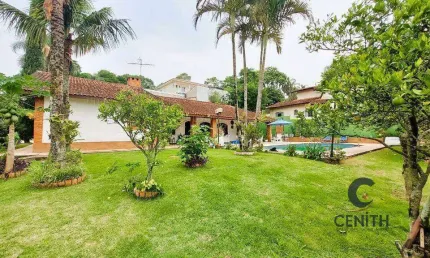 Espetacular Casa Térrea de 370 m² com 3 dormitórios para alugar!