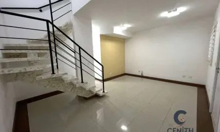 Maravilhoso Sobrado com 3 Dorms (1 Suíte), 2 Vagas e Quintal - venda!